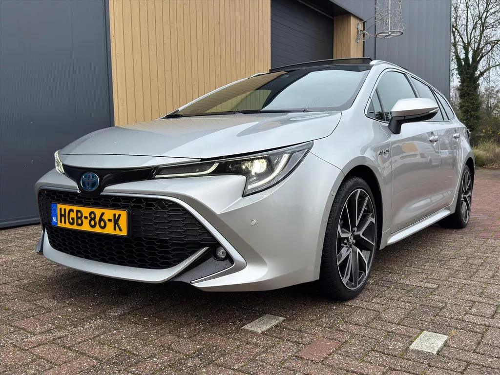 TOYOTA Corolla Touring Sports 2.0 Hybrid Executive | ACC | Schuif/Kanteldak | Stoel/Stuurverwarming | JBL | Camera | Carplay | Sportstoelen | BLIS |