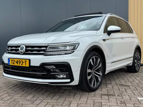 VOLKSWAGEN Tiguan 2.0 TSI 180pk 4Motion DSG 3x R-line | Pano | Trekhaak | ACC | HUD | Stoelverwarming | BLIS |  20 Inch |
