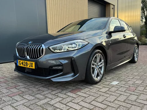 BMW 1-Serie (f40)  118i M-sport | Adaptive Cruise | NL Auto | Automaat | Sportstoelen | 18 inch | LED | Sportstuur | DAB | Carplay |