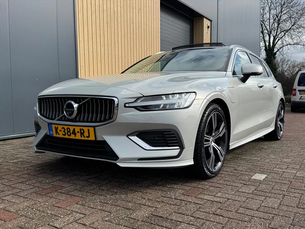 VOLVO V60 T6 Twin Engine 340pk AWD Geartronic Inscription | NL Auto | ACC | Pano | Stoel/stuurverwarming | Memory | 360 Camera | Carplay |