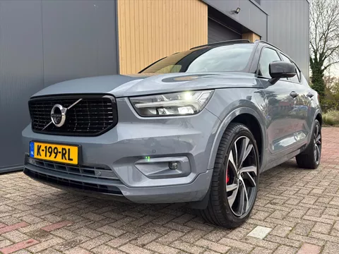 VOLVO Xc40 T5 Twin Engine 262pk R-Design | NL Auto | H&K | Pano | Trekhaak | 360 Camera | ACC | Stoel/Stuurverwarming | BLIS | Carplay | Navi |