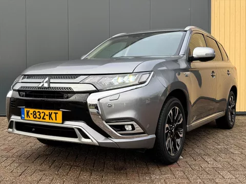 Mitsubishi Outlander 2.4 PHEV 240pk 4WD Aut Intense+ | NL Auto | Schuif/Kanteldak | Stoel/Stuuverwarming | Carplay | Blis | Power Sound |