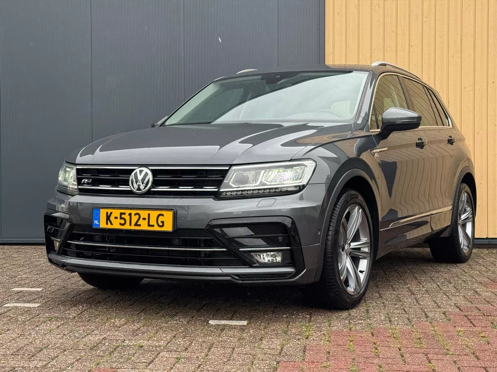 VOLKSWAGEN Tiguan 1.5 TSI ACT 150pk DSG Highline Business R | Trekhaak | ACC | Stoelverwarming | Camera |