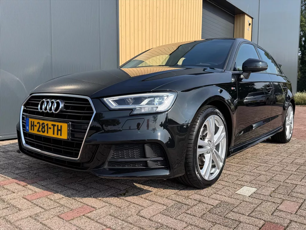 Audi A3 Sportback 1.5 TFSI 150pk CoD ultra S tronic S Line Edition | Trekhaak | Carplay | Stoel/Stuurverwarming | Cruise | Drive Select |