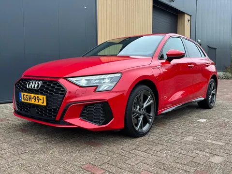 Audi A3 Sportback 40 TFSI e 204pk S Line | Carplay | Virtual Cockpit | Stoelverwarming|