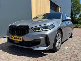 BMW 1-Serie (f40) 118i 136pk M-Sport Business Edition | NL Auto | Carplay | Sportstoelen | Cruise |
