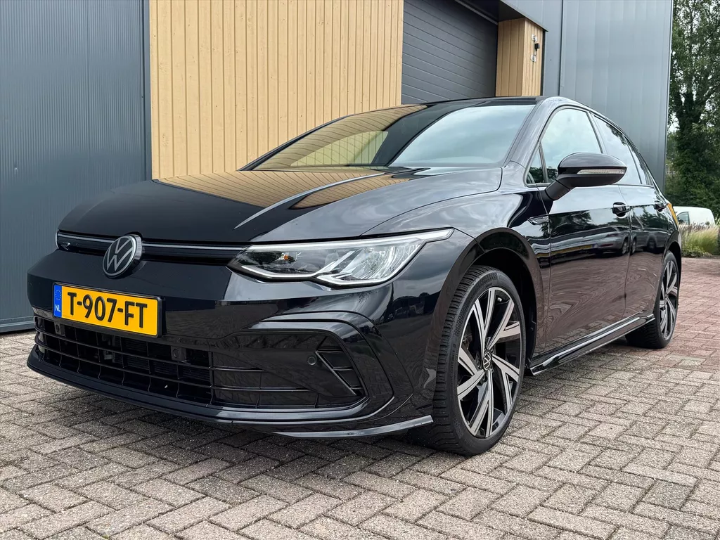 VOLKSWAGEN Golf 1.5 TSI R-line |NL Auto | ACC | Camera | Carplay | Sfeerverlichting |