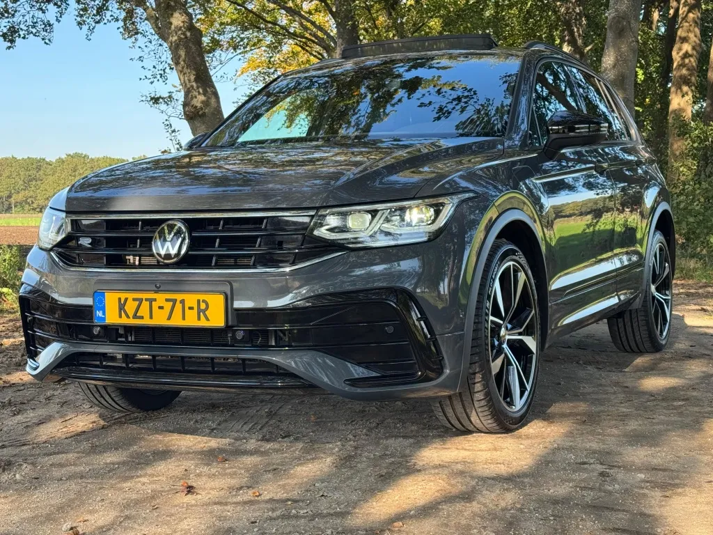 VOLKSWAGEN Tiguan 1.4 TSI eHybrid 245pk DSG R-Line Black Style | Trekhaak | Pano | ACC | DCC | Winterpakket | Memory | Leer |